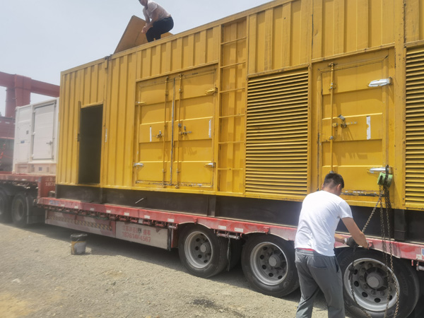 成县除了负载情况和发动机维护，还有哪些因素会影响 200kw 柴油发电机的油耗？