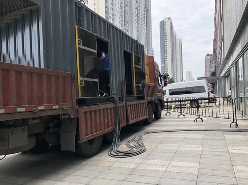 成县冷却液不足的情况下如何检查柴油发电机组？