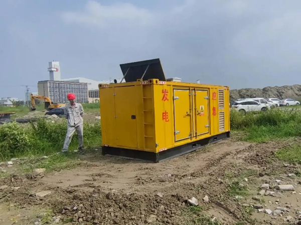 成县200KW柴油发电机机组每小时的油耗量受哪些因素影响？